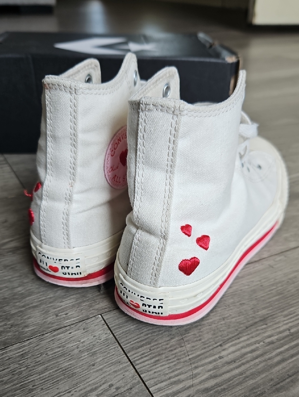 4/$20 Converse Chuck Taylor All Star Hearts Embroidered High Tops - Size 3 - Picture 2 of 10